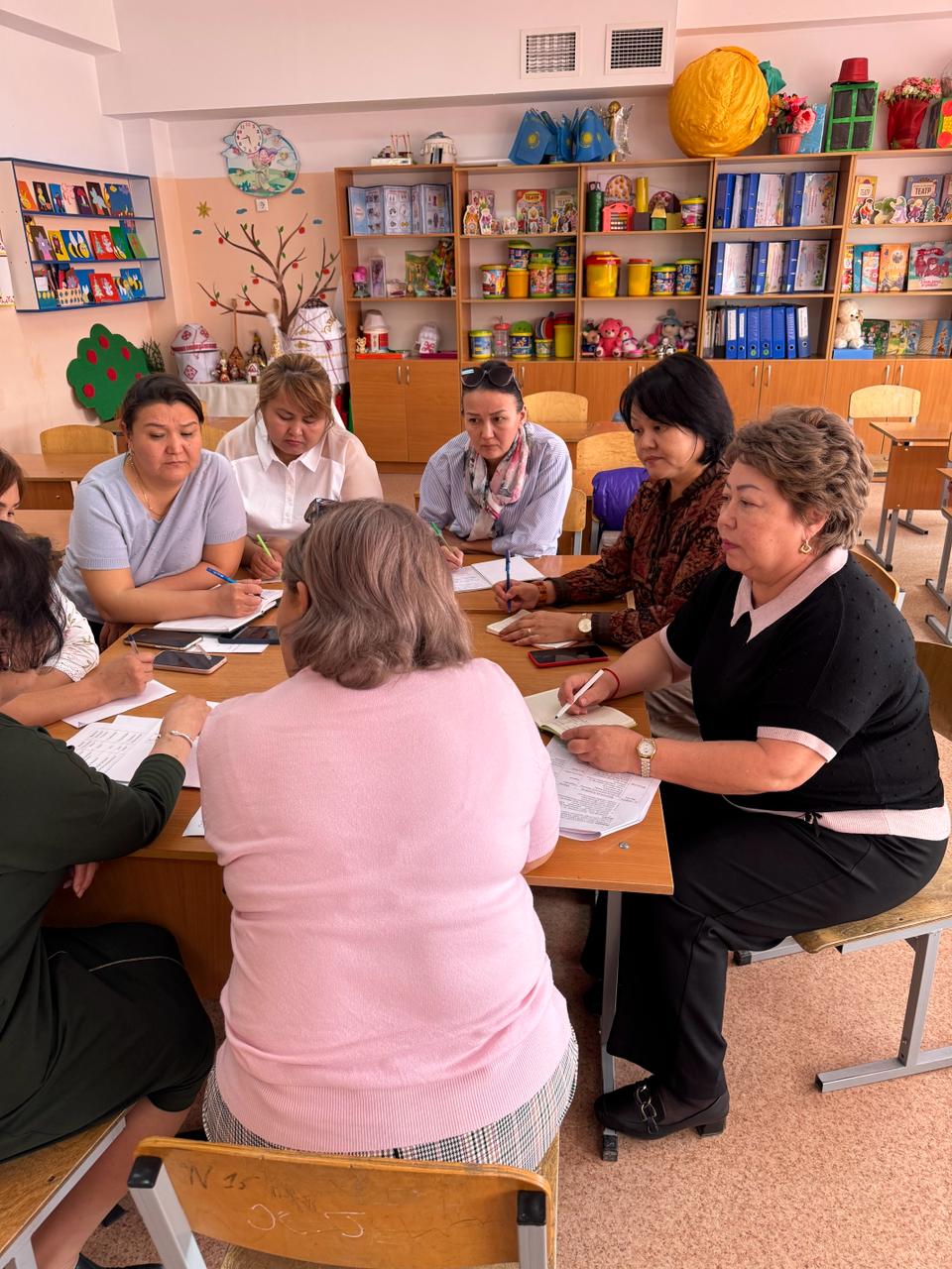 Мектеп пен балабақшаға өзара қатысу (режимдік сәттер, ҰІӘ)